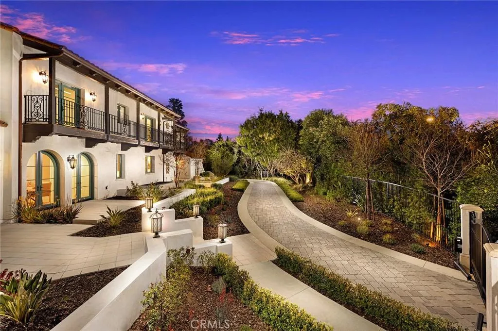 470 Virginia Road Home in San Marino, California. Discover the epitome of modern luxury living in this brand new San Marino home. Built by Rykadan Intl, designed by ilustracion by Jake, and developed by Bowden Development, this 8000 sqft estate offers impeccable finishes, high-end amenities, and an expansive outdoor oasis. With 6 bedrooms, 7.5 baths, a state-of-the-art home theater, gym, and pool, this is the ultimate in convenience and comfort.