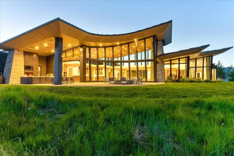 Unparalleled Luxury Living on Glenwild Golf Course – A Masterpiece of Elegance in Park City for Sale at $11,500,00