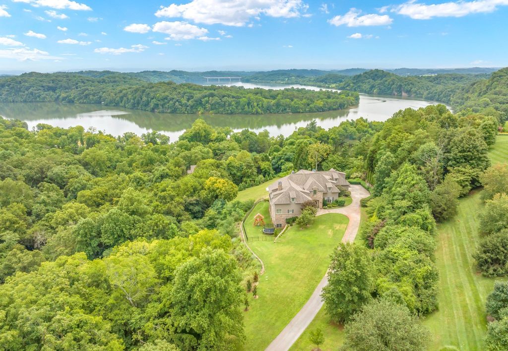 Bella Vista: Majestic 6-Acre Estate with Unrivaled Mountain and River Views in Knoxville, Tennessee Offered at $4 Million