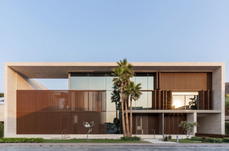 Framed Allure House, a Luxury Project by EAA-Emre Arolat Architecture