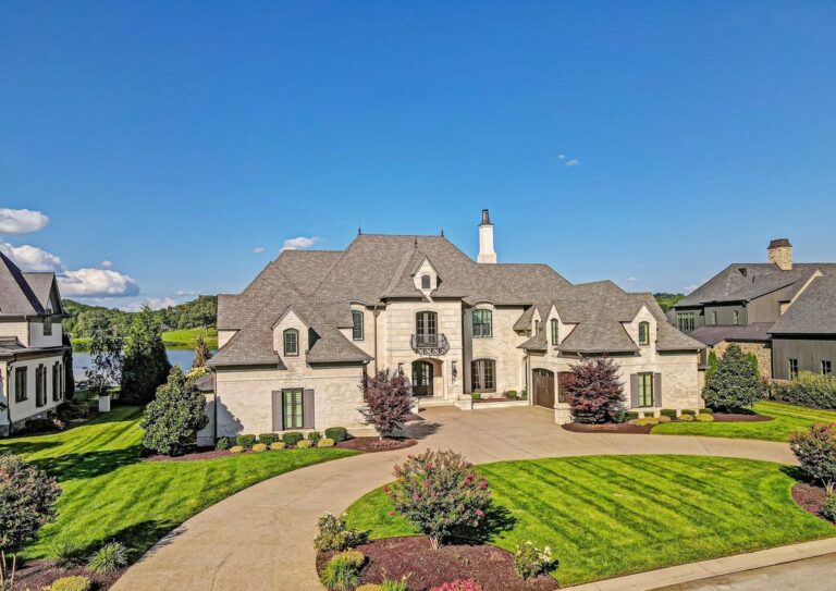 Lakefront Luxury at Its Finest! Custom Residence by Joseph Houck