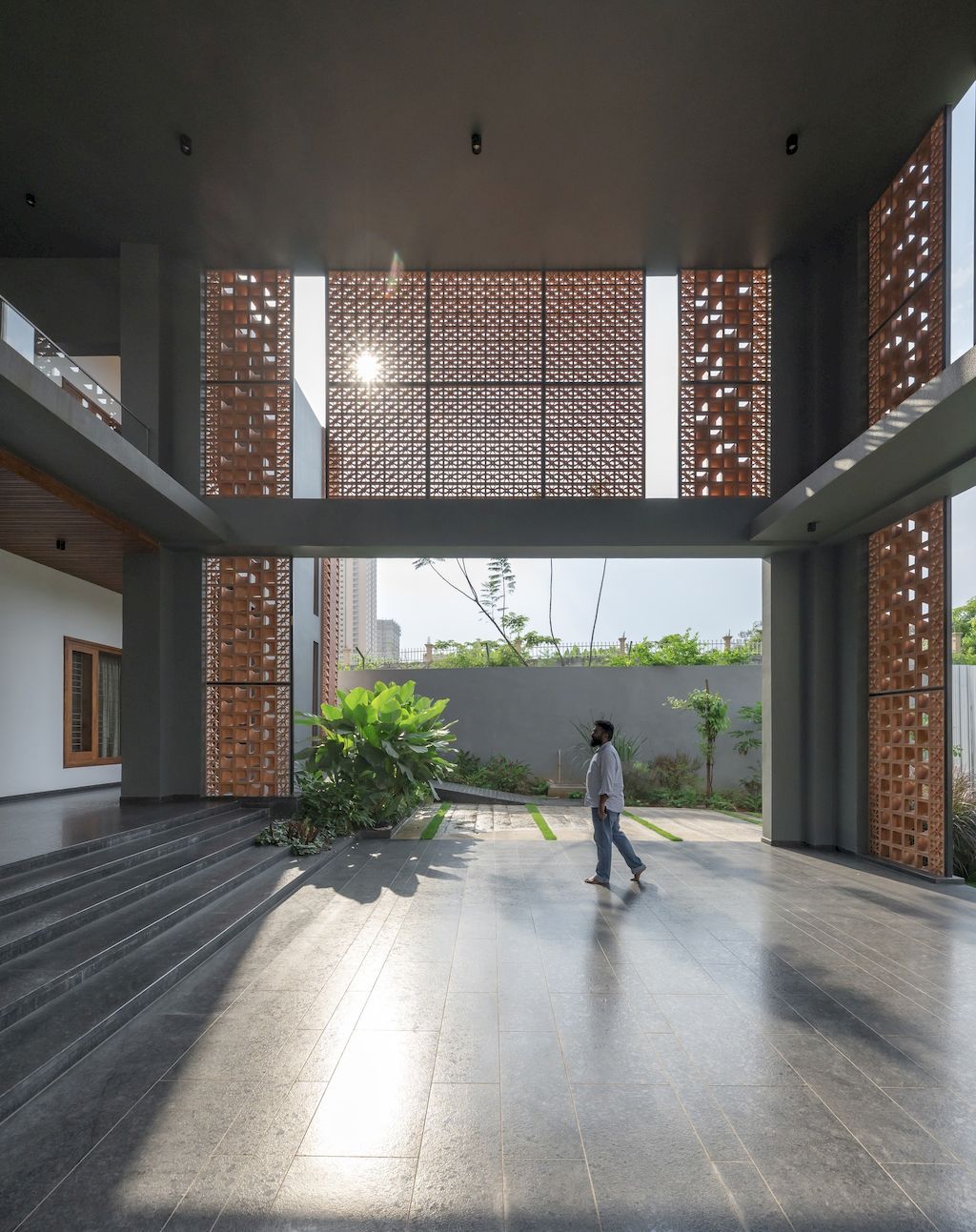 Manjodaya House, Chic & Elegant Home by Ecumene Habitat Solutions