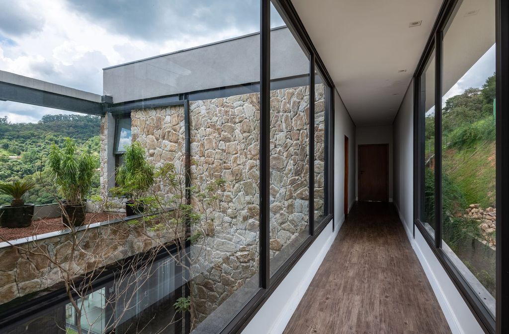 RL House, a Perfect Contemporary Retreat by Karina Pontes Arquitetura