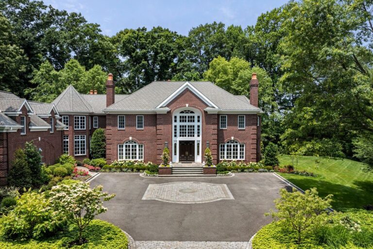 Splendid Brick Colonial with Privacy Landscaping in Mill Neck, New York