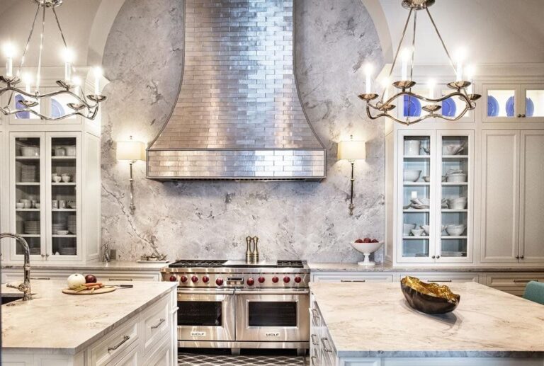 Timelessly Elegant Ranch Home on 1.5 Acres in Bloomfield Hills