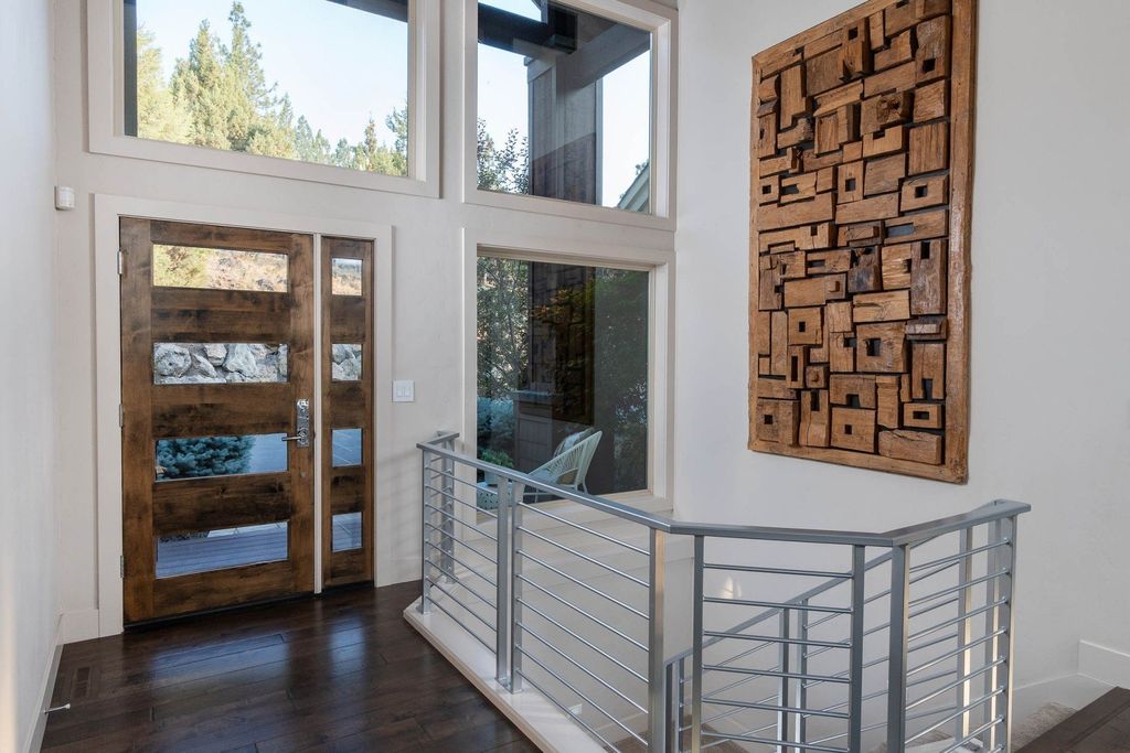 Unveiling Bend, Oregon's Exquisite $2.25 Million Home - A Modern Masterpiece of Contemporary Living