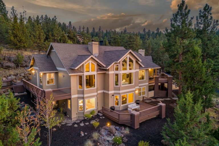 Unveiling Bend, Oregon’s Exquisite $2.25 Million Home – A Modern Masterpiece of Contemporary Living