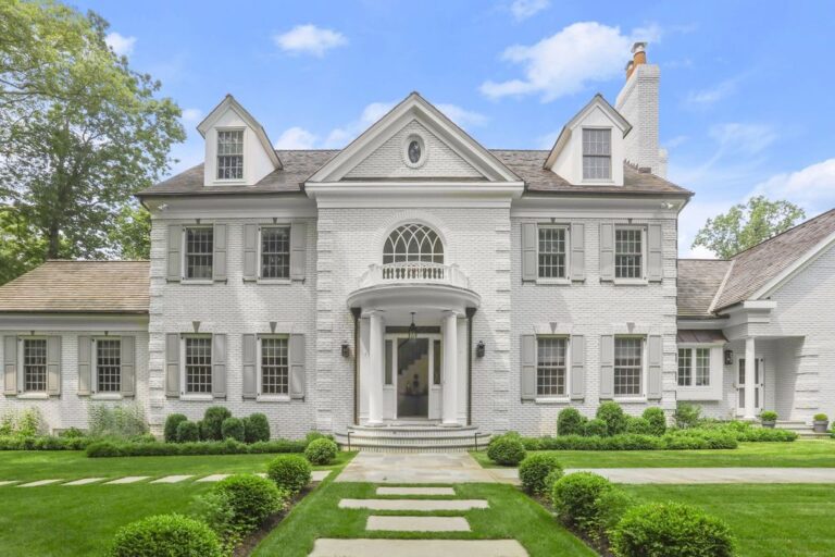 Updated Georgian Masterpiece on 2+ Landscaped Acres in Greenwich, Connecticut – Listing for $6.095 Million