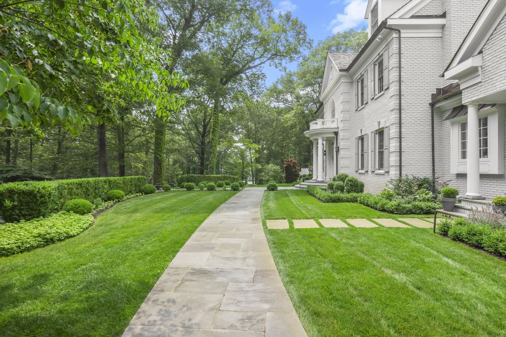 Updated Georgian Masterpiece on 2+ Landscaped Acres in Greenwich, Connecticut - Listing for $6.095 Million