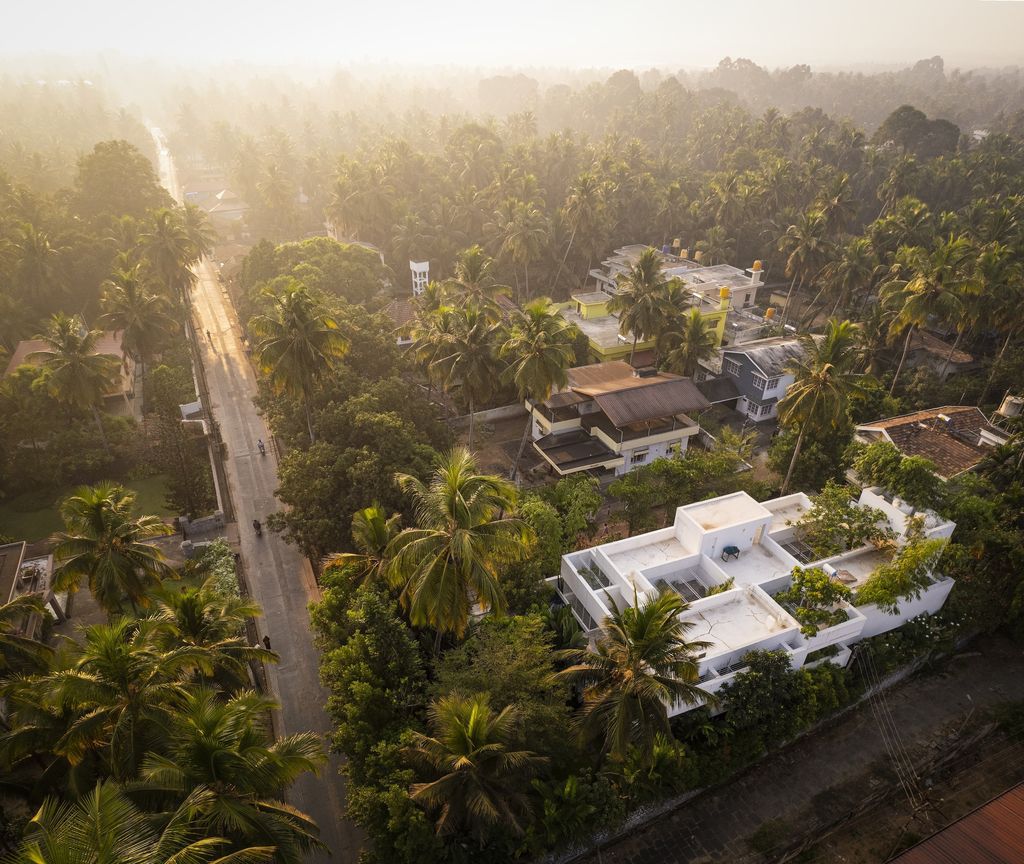 Veiled House in India by Gaurav Roy Choudhury Architects GRCA
