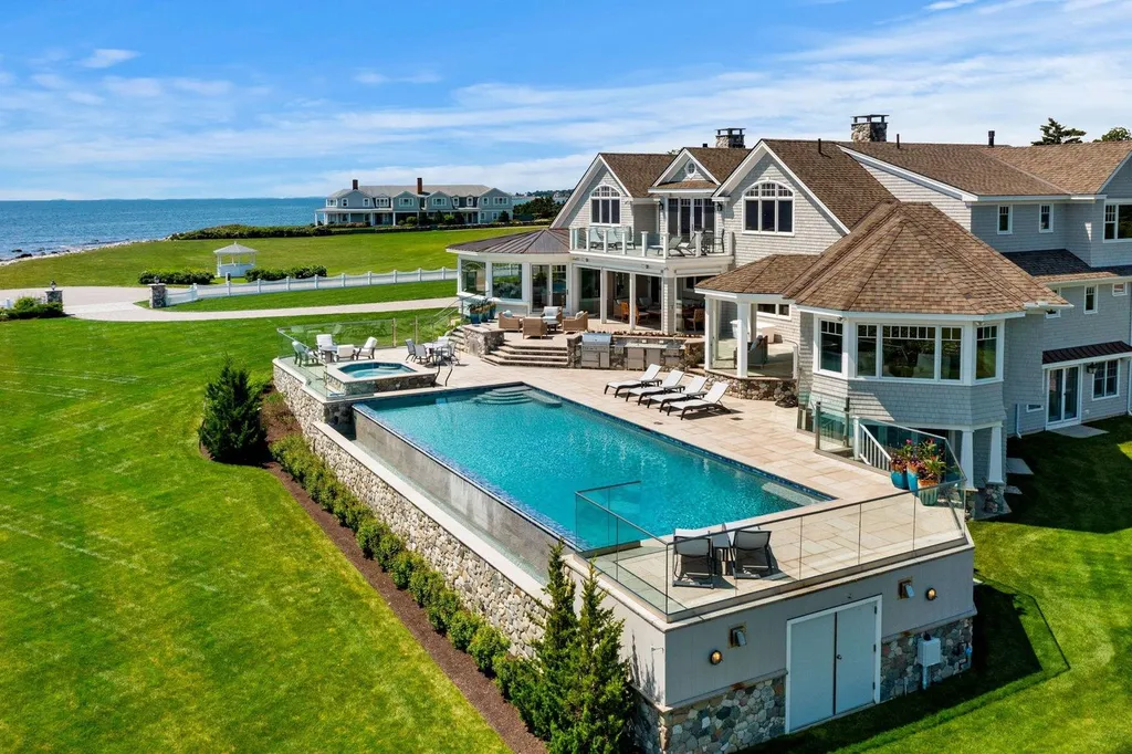 17 Straws Point Home in Rye, New Hampshire. Welcome to an extraordinary oceanfront estate located on the prestigious Straw's Point in Rye, New Hampshire—a property that defines opulence and luxury living. Situated at 17 Straw's Point, this magnificent residence boasts over 10,000 square feet of sheer grandeur. 