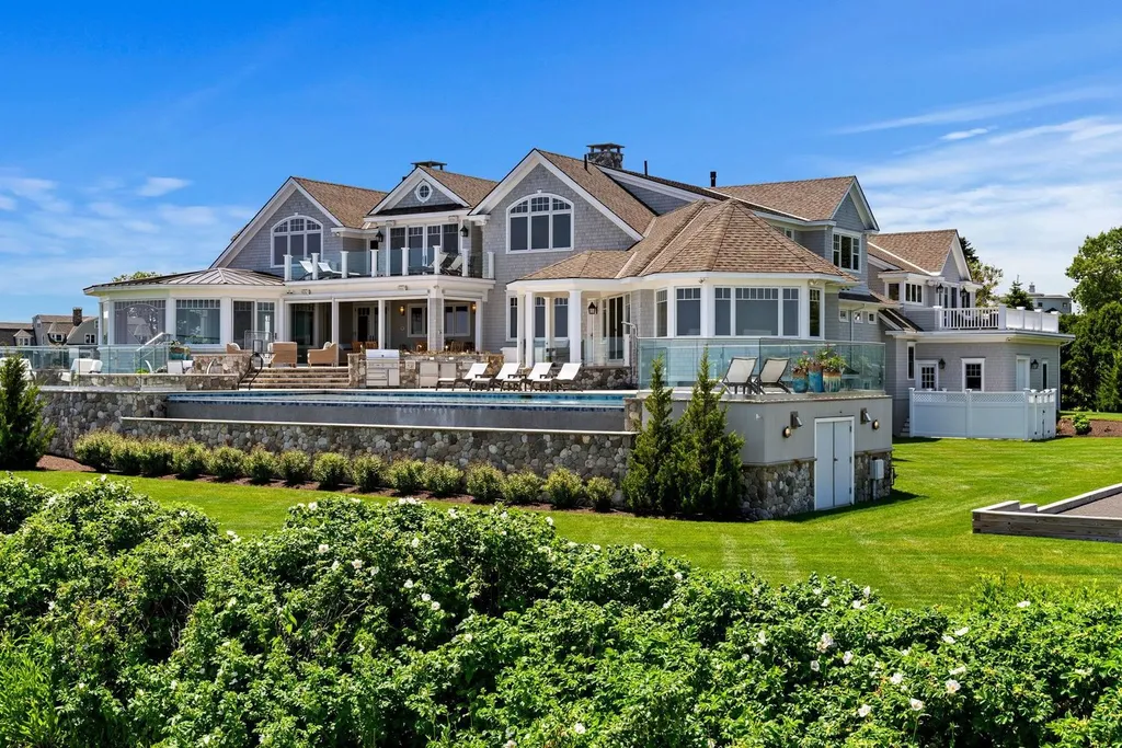 17 Straws Point Home in Rye, New Hampshire. Welcome to an extraordinary oceanfront estate located on the prestigious Straw's Point in Rye, New Hampshire—a property that defines opulence and luxury living. Situated at 17 Straw's Point, this magnificent residence boasts over 10,000 square feet of sheer grandeur. 
