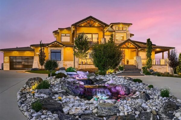 Splendid 6-Bedroom Oasis: Broomfield’s Ultimate Luxury Home in Broomfield, CO Listed the Market for $6.5M