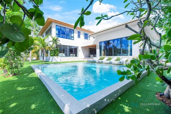 $8.6 Million Miami Estate with Pool, Hot Tub, and Outdoor Kitchens