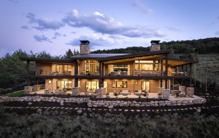 Luxurious Golf Course Estate with Spectacular Views in Utah Seeks $9,850,000