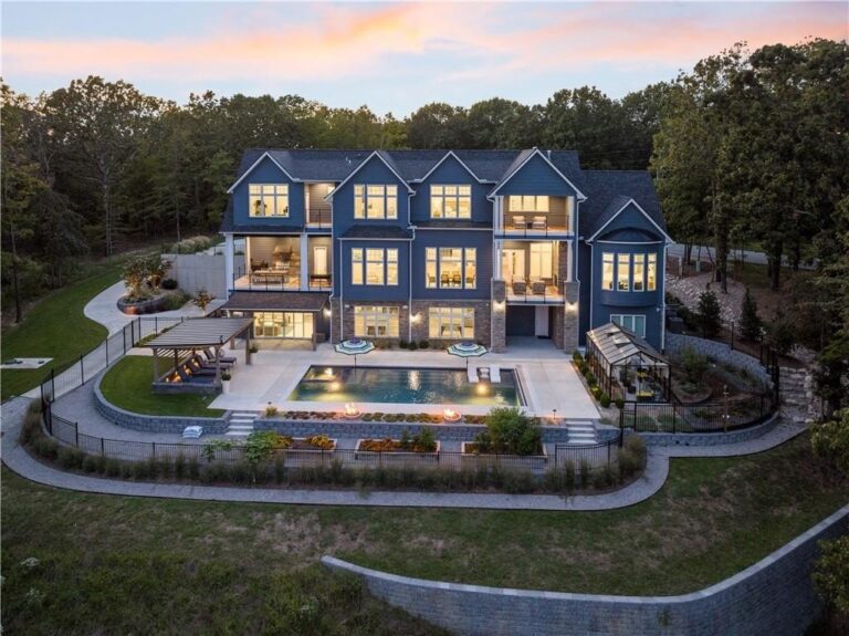 Luxurious Lakeside Retreat: A Rogers Masterpiece with Beaver Lake Views Available for $4,995,000