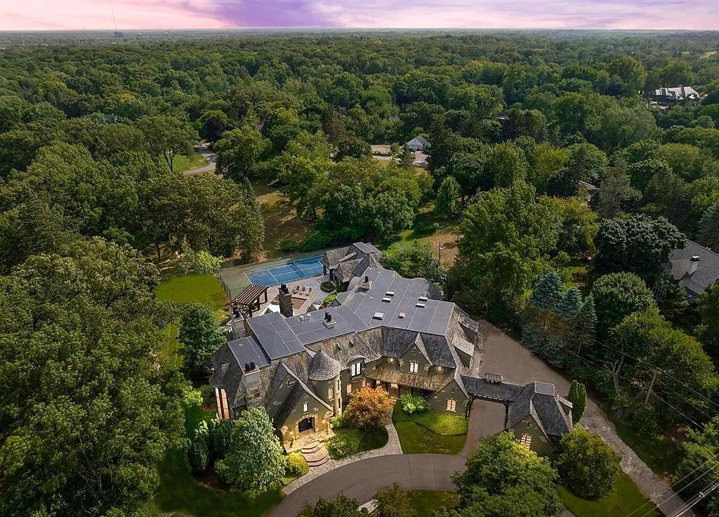 An Entertainment Oasis in Franklin, Michigan: Spectacular Estate on the Market for $6.99 Million