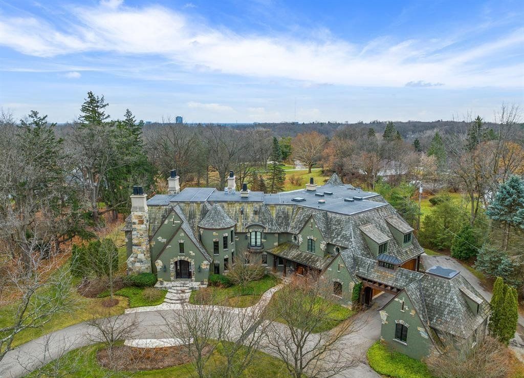 An Entertainment Oasis in Franklin, Michigan: Spectacular Estate on the Market for $6.99 Million