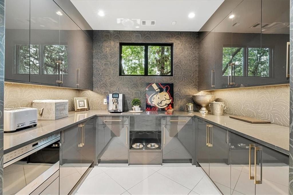 Atlanta Oasis: $3.99 Million Stunning Ultra-Contemporary Home with Lush Landscaping