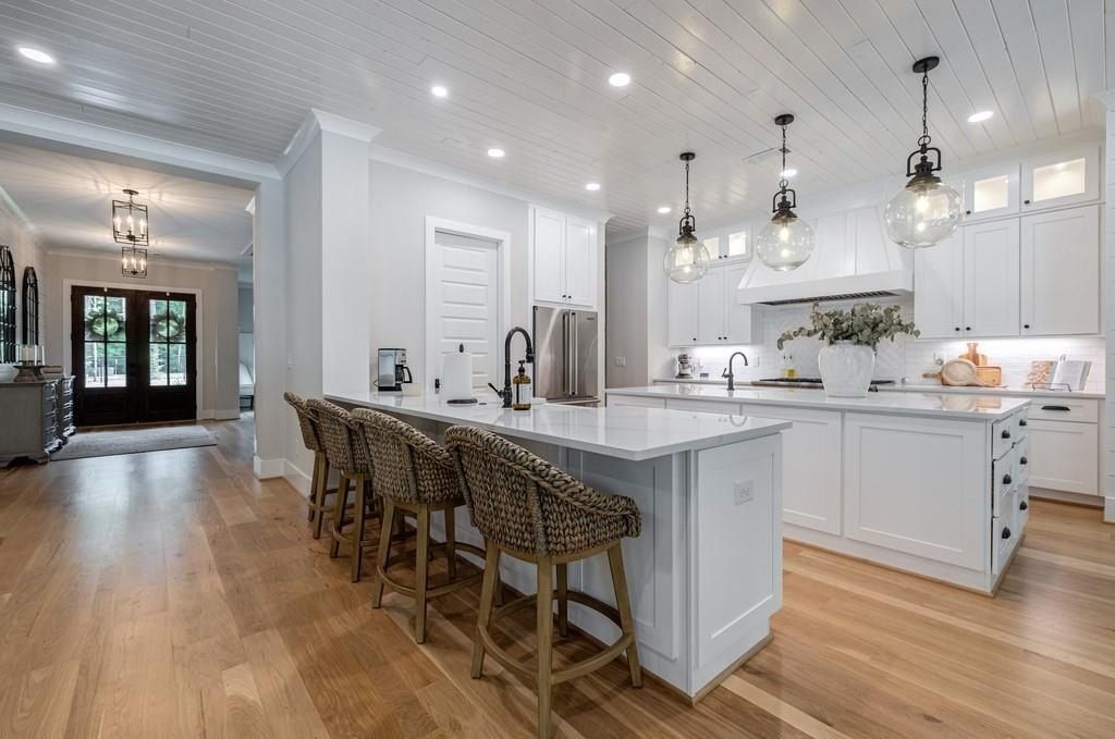 Canton, Georgia: $2.795 Million Modern Farmhouse Crafted by Andrew Hunt