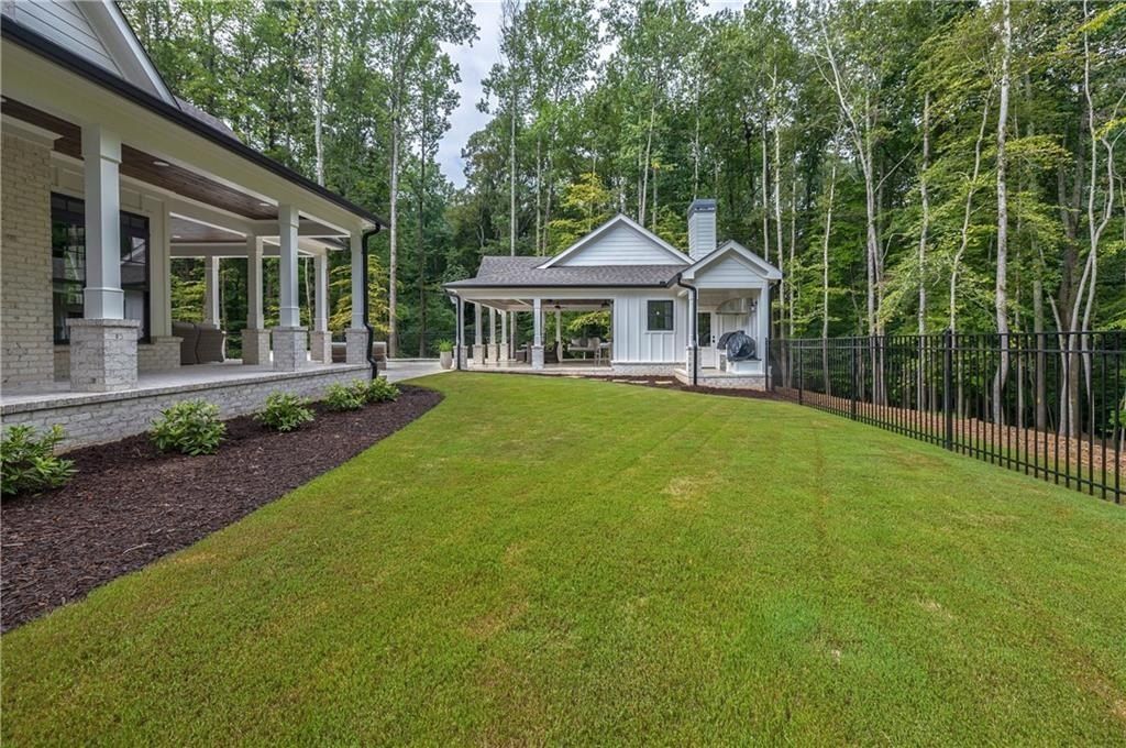 Canton, Georgia: $2.795 Million Modern Farmhouse Crafted by Andrew Hunt