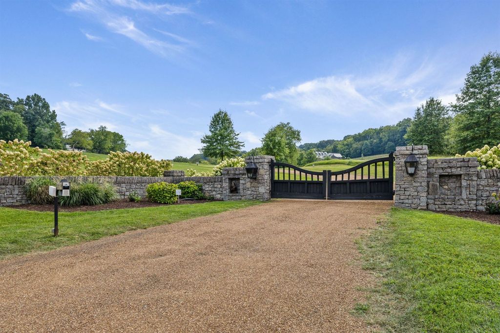 Countryside Paradise: $12.5 Million Trophy Farm in Franklin, Tennessee Offers Breathtaking Views of Rolling Hills and Pastures