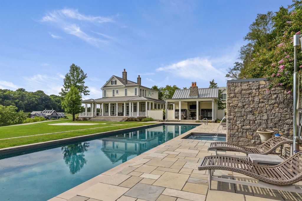 Countryside Paradise: $12.5 Million Trophy Farm in Franklin, Tennessee Offers Breathtaking Views of Rolling Hills and Pastures