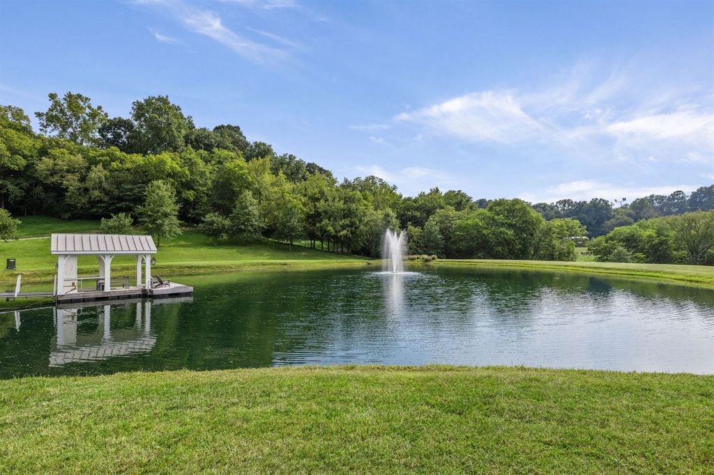 Countryside Paradise: $12.5 Million Trophy Farm in Franklin, Tennessee Offers Breathtaking Views of Rolling Hills and Pastures