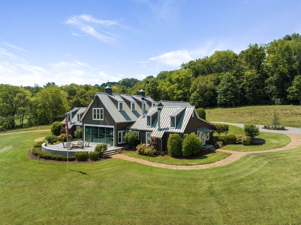 Countryside Paradise: $12.5 Million Trophy Farm in Franklin, Tennessee Offers Breathtaking Views of Rolling Hills and Pastures