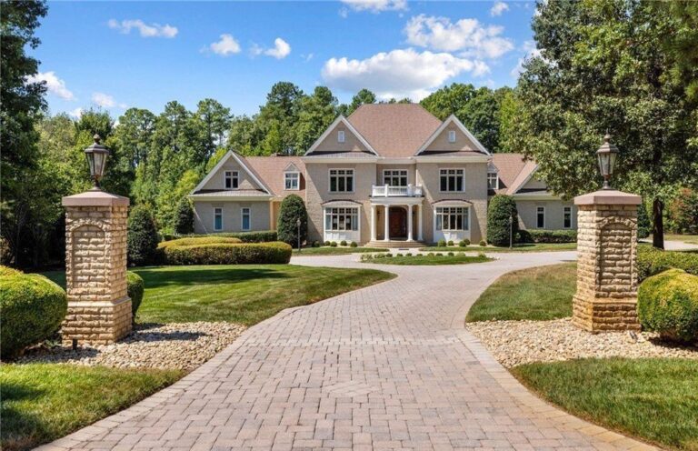 Coveted Henrico, Virginia Estate: Opulent Luxury Residence Graces the Market at $4.195 Million