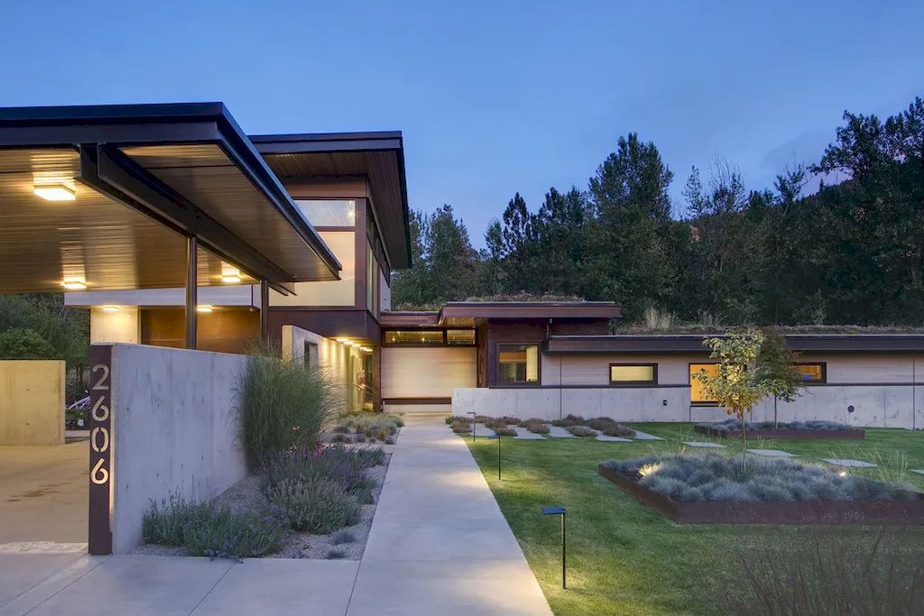 Creekside House Designed by Prentiss + Balance + Wickline Architects