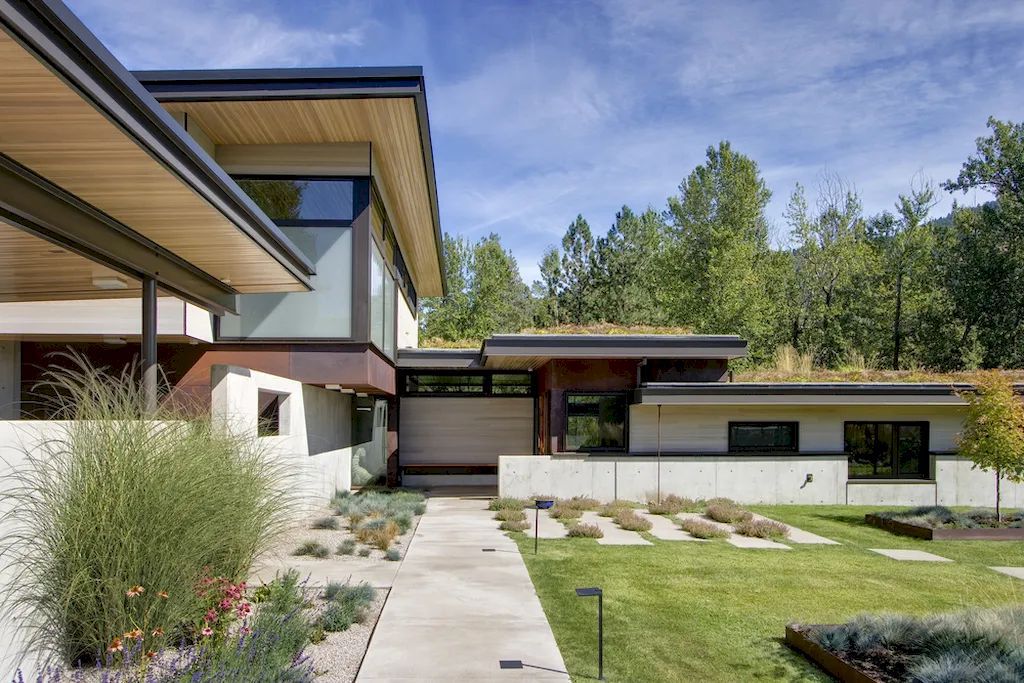 Creekside House Designed by Prentiss + Balance + Wickline Architects