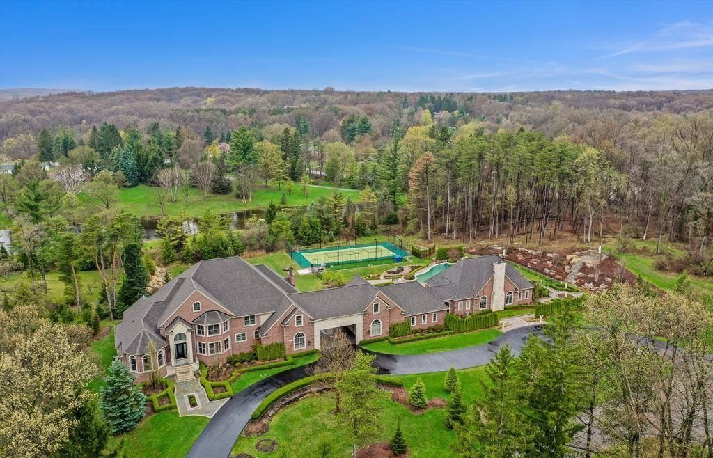 Exceptional Michigan Estate: A Masterpiece of Spacious Design and Functionality, Listed at $3.295 Million