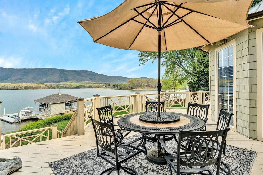 Exceptional Penhook, Virginia Residence: A Lakefront Haven of Architectural Elegance, Priced at $3.3 Million