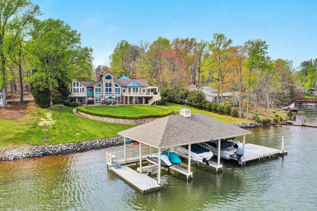 Exceptional Penhook, Virginia Residence: A Lakefront Haven of Architectural Elegance, Priced at $3.3 Million