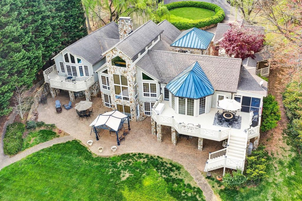 Exceptional Penhook, Virginia Residence: A Lakefront Haven of Architectural Elegance, Priced at $3.3 Million