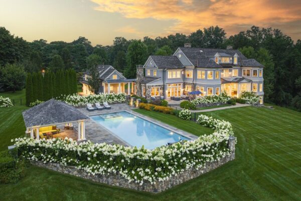 Gardiner & Larson’s Artistry Shines in $7.295 Million Magnificent Estate in New Canaan, Connecticut