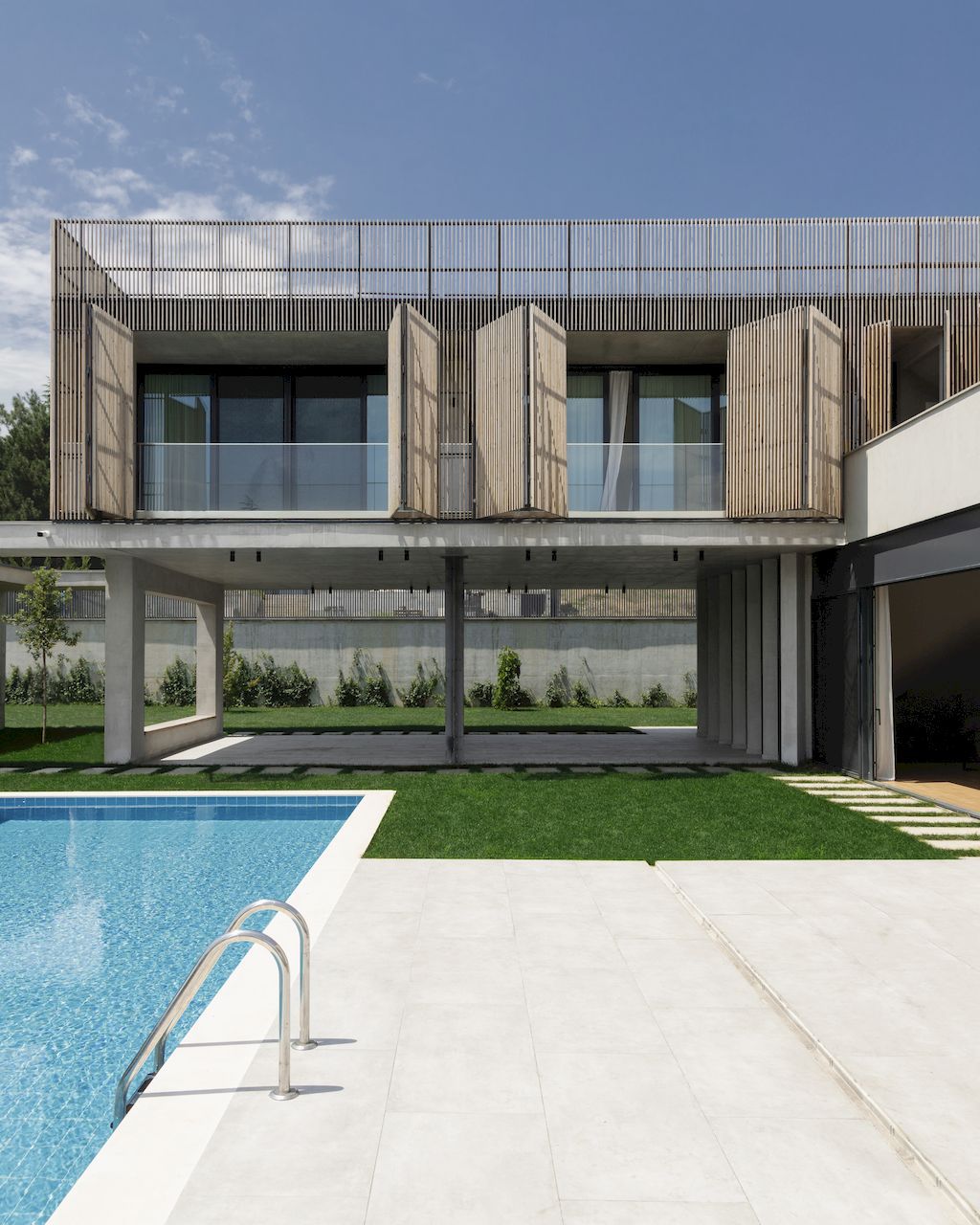 House Around the Tree, Harmony of Modern Design and Nature by TIMM