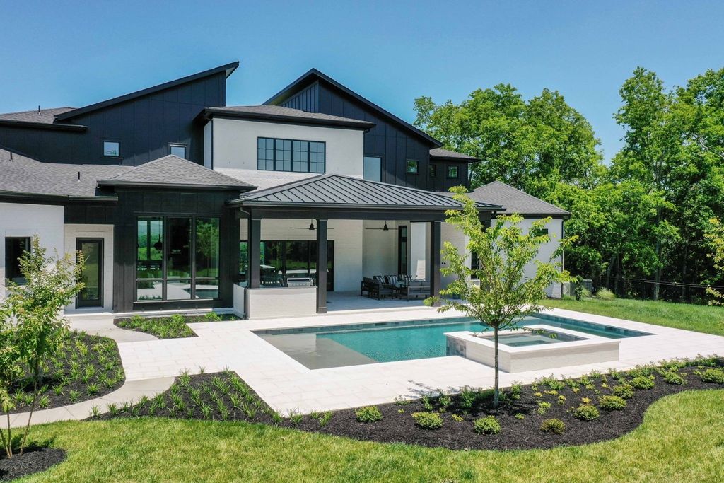 Incredible Franklin, Tennessee Residence: A Masterpiece by Hidden Valley Homes with Mesmerizing Views Offered at $4,249,900