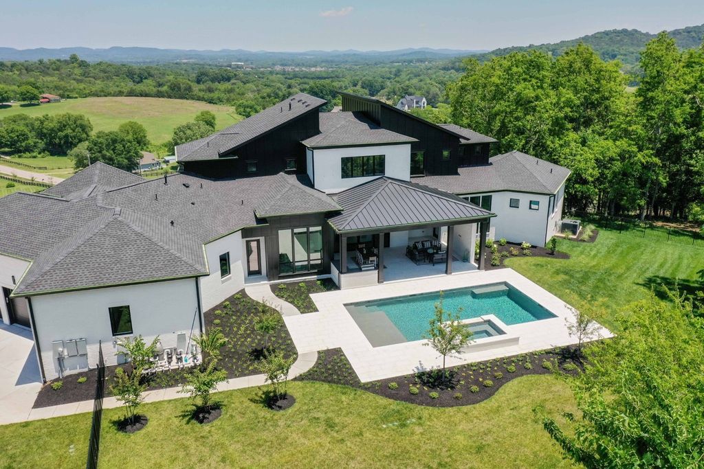 Incredible Franklin, Tennessee Residence: A Masterpiece by Hidden Valley Homes with Mesmerizing Views Offered at $4,249,900