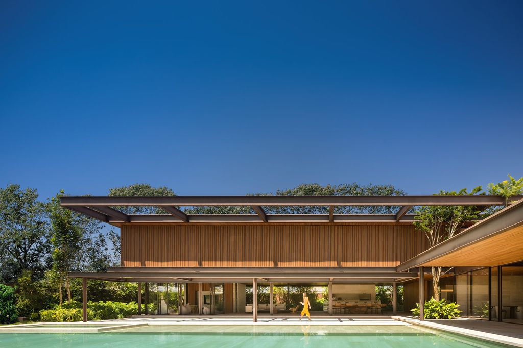 Jabuticaba House for modern living by Fernanda Marques Arquitetura