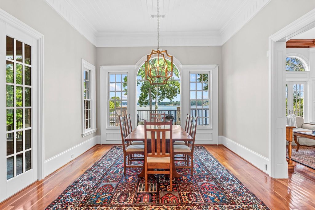 Lake Front Masterpiece: Luxury and Comfort in Eatonton, Georgia for $3,595,000