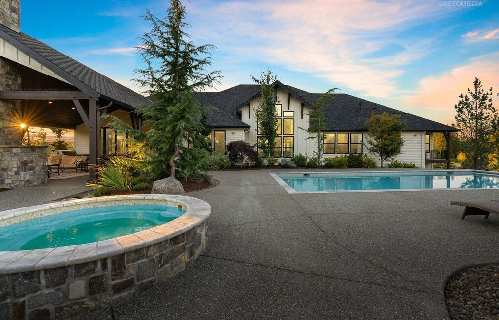 Luxurious Ridgefield, Washington Residence: A Masterpiece of Comfort and Functionality at $5,299,999