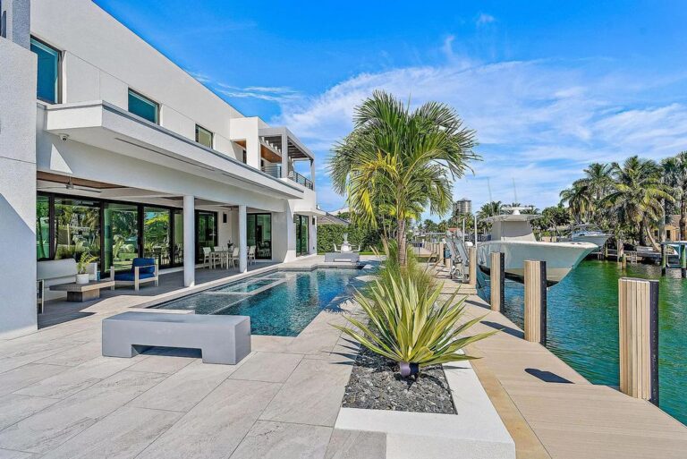 Luxury Waterfront Oasis: $8 Million Ultra-Modern Masterpiece in Riviera ...