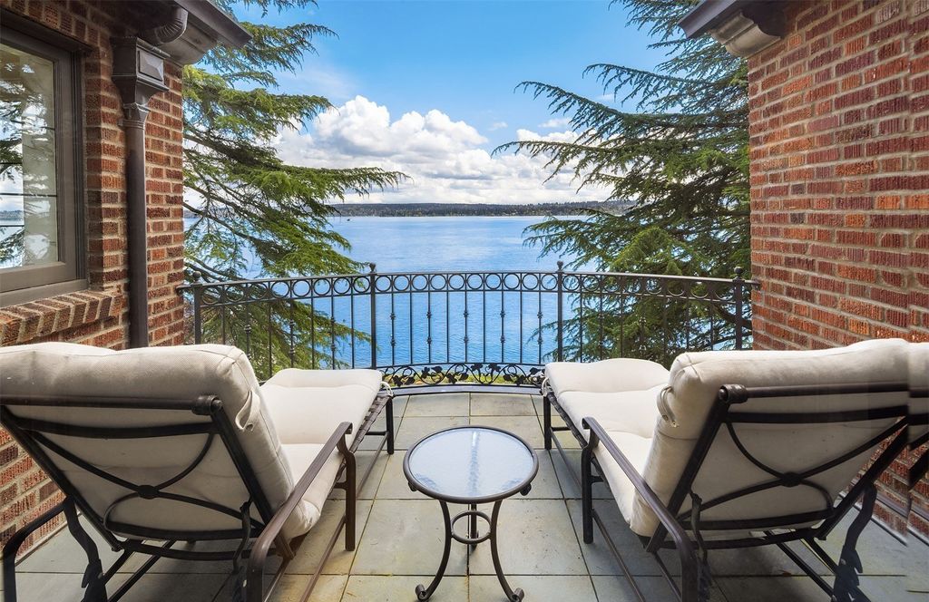 Seattle's Great Estate: A $26.5 Million Lakeside Retreat with Cascades Views