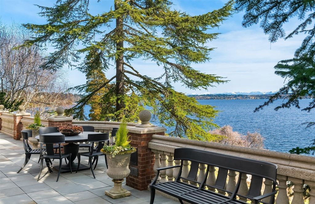 Seattle's Great Estate: A $26.5 Million Lakeside Retreat with Cascades Views