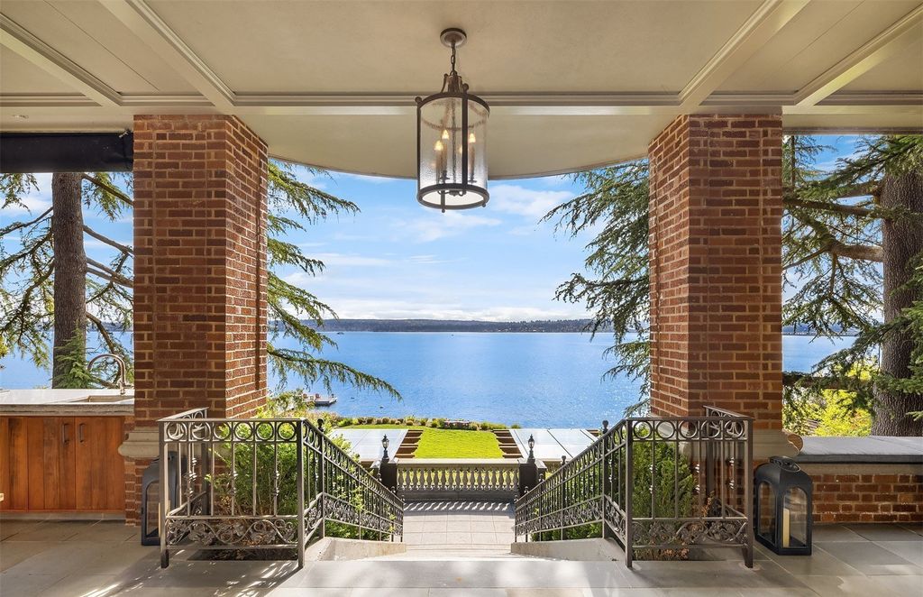 Seattle's Great Estate: A $26.5 Million Lakeside Retreat with Cascades Views