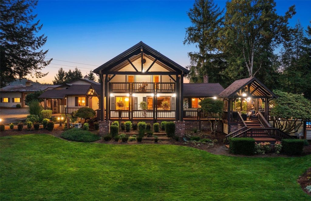 Silver Creek's $2.9 Million Gem: Where Luxury Living Meets Equestrian Excellence and Outdoor Entertainment