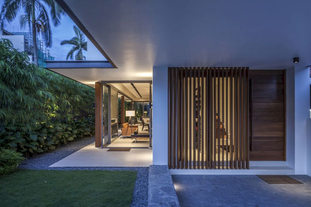Sunny Side House in Singapore by Wallflower Architecture + Design
