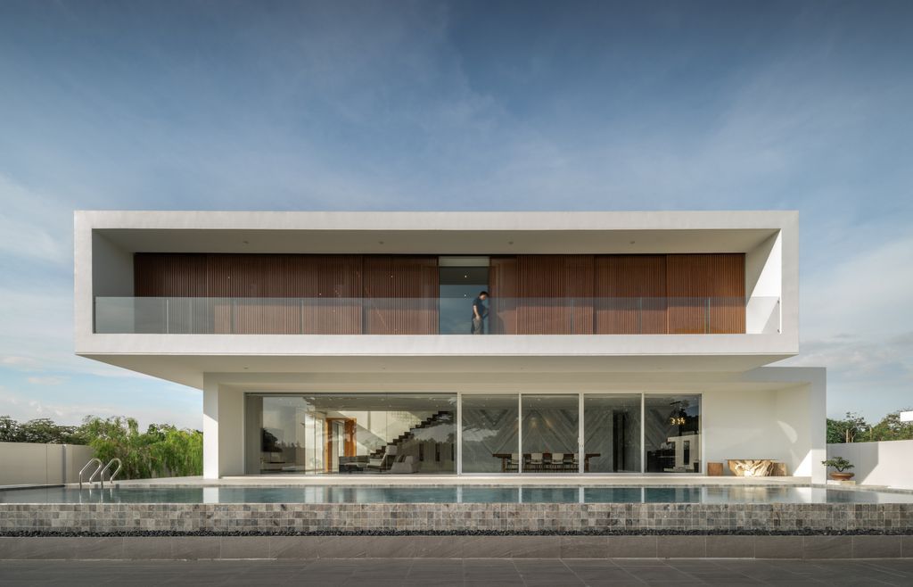 Sunset House, Offers Spectacular Rear View by One and a Half Architects